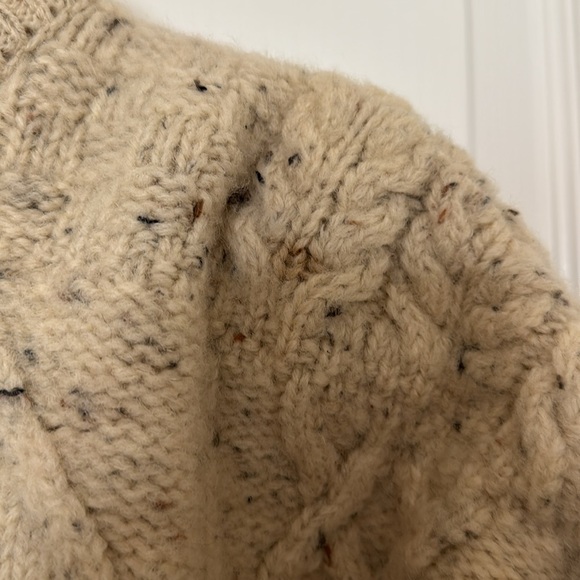Celtic Country small thick cream cable knit sweater - Picture 3 of 10